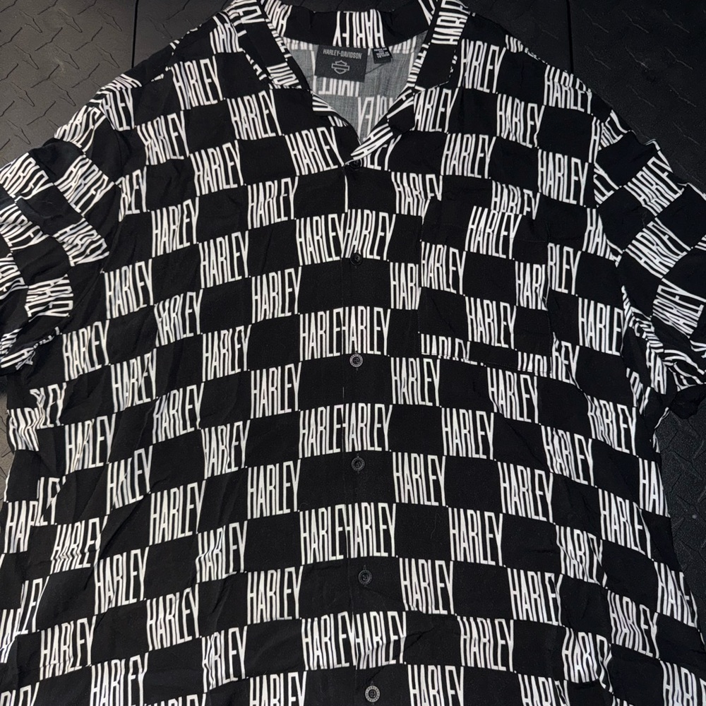 Harley-Davidson Black and White Casual Button Down Shirt